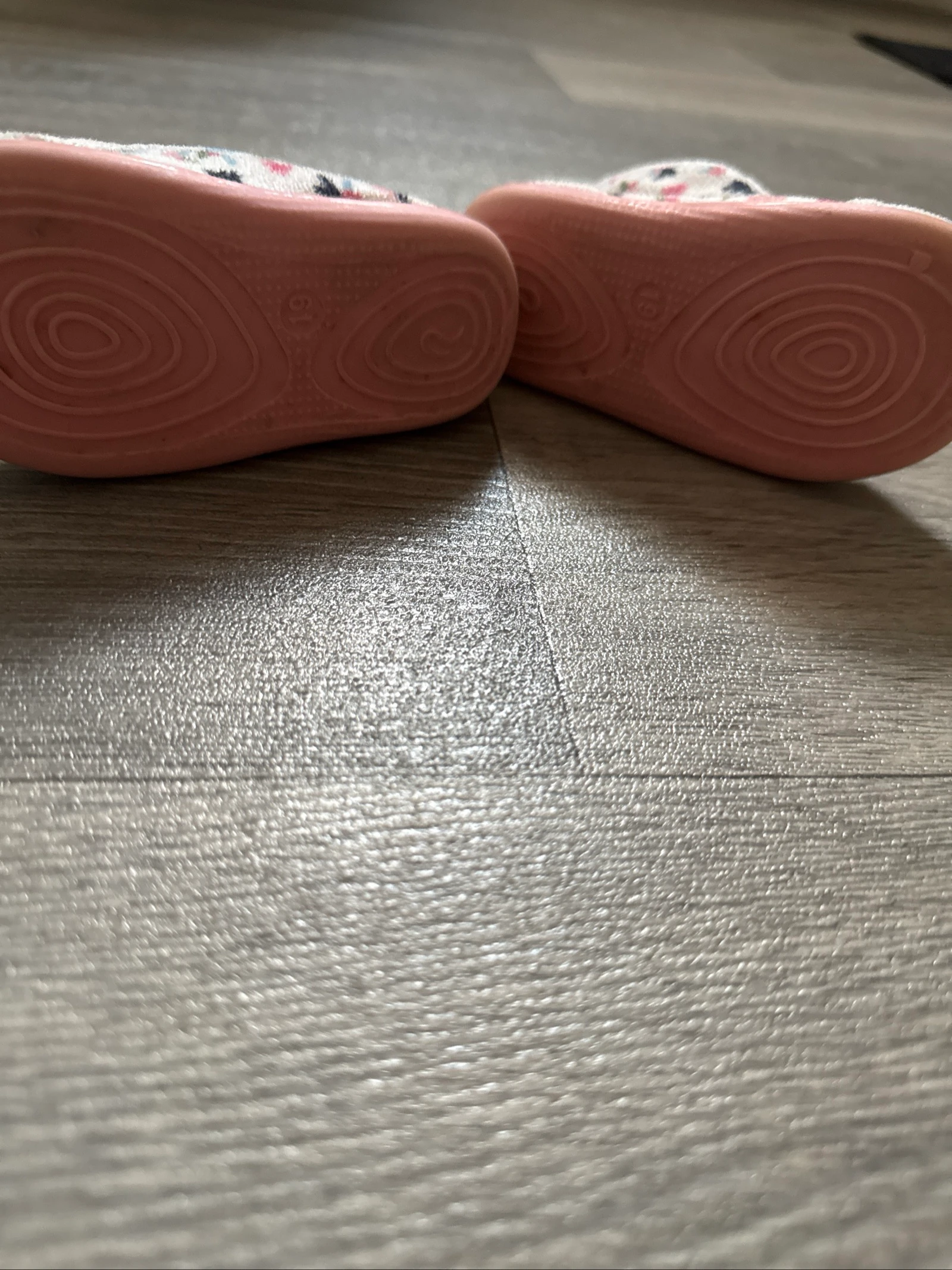 Pantoufles bébé (pointure 19) – photo 3